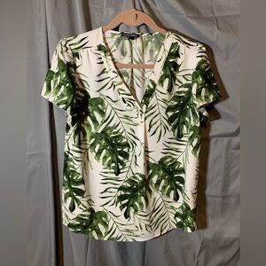 Hilary Radley Green Leaf Print Women's Top size Medium.